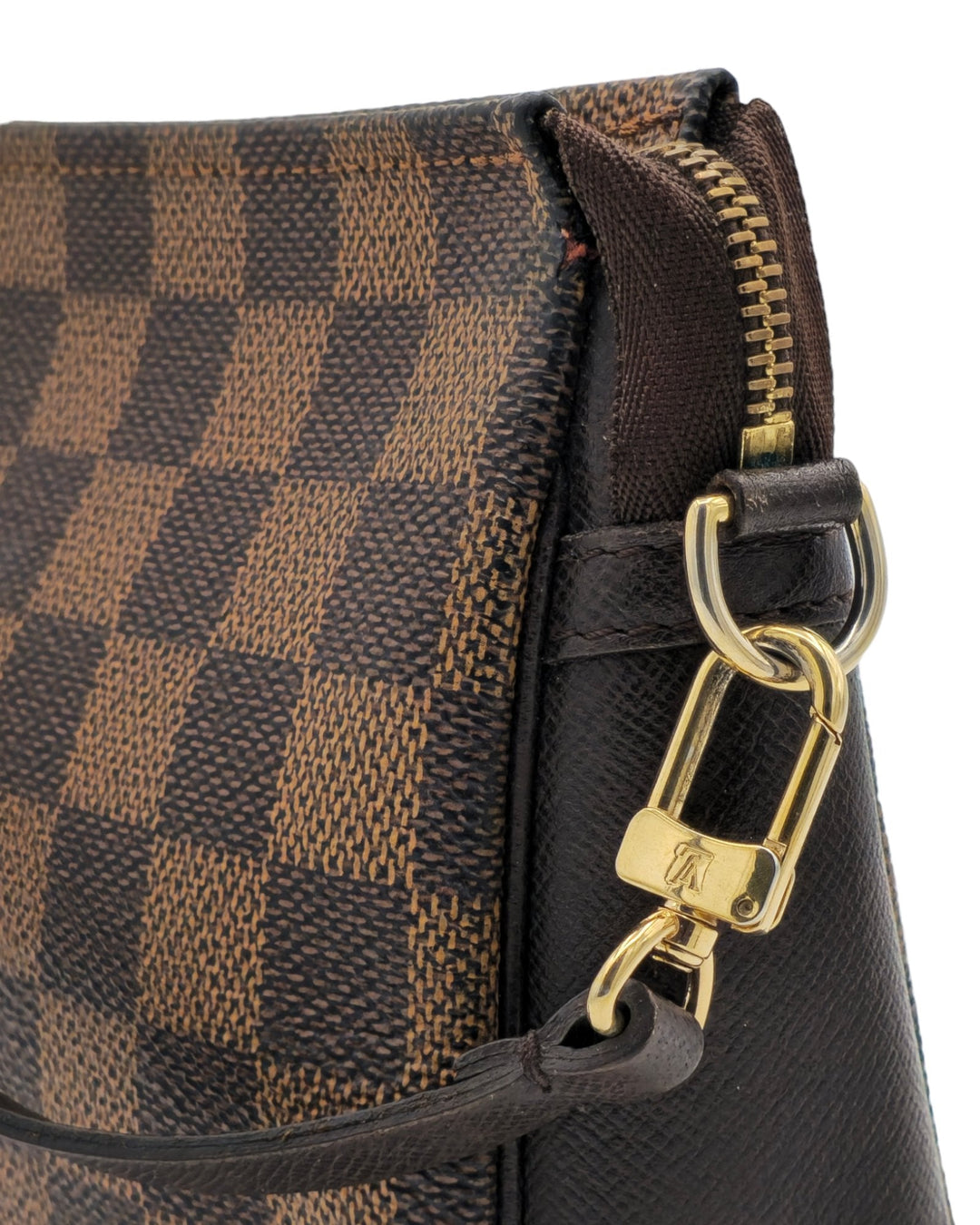 Louis Vuitton Trousse Makeup Pouch - Damier Ebene Louis VuittonTrousse Makeup Pouch - Damier EbeneTrousse Makeup Pouch - Damier EbeneForgotten Luxuries Forgotten Luxuries